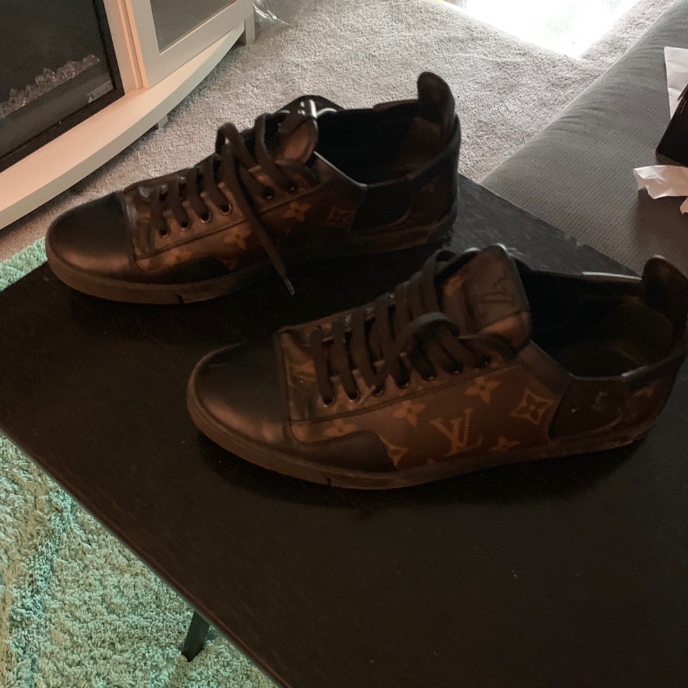 Brown Louis Vuitton monogram shoes size 42